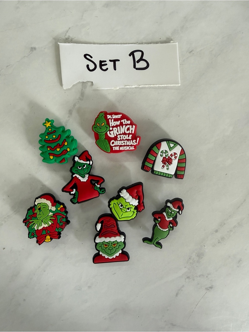 3/$25 💚 The Grinch Who Stole Christmas 8-Piece Shoe Charm Set (Set B) 💚 NWOT